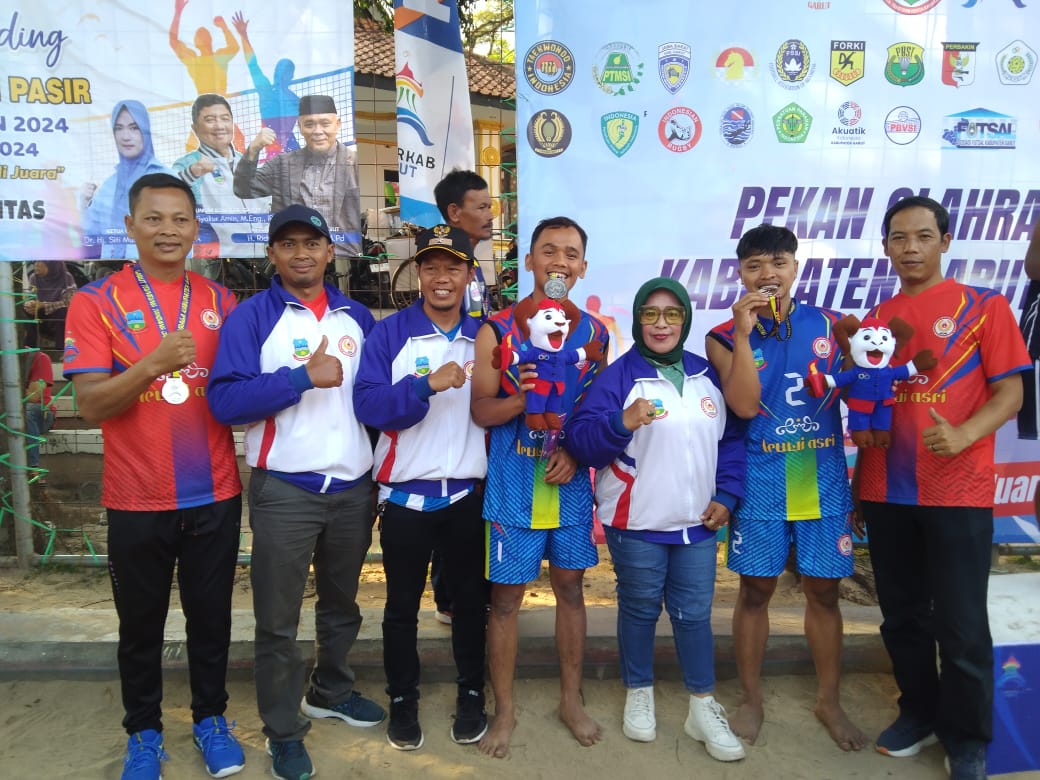 Tim Voli Pasir Putra Dari Kecamatan Bayongbong Meraih Juara 2 Dalam Kejuaraan Porkab Garut