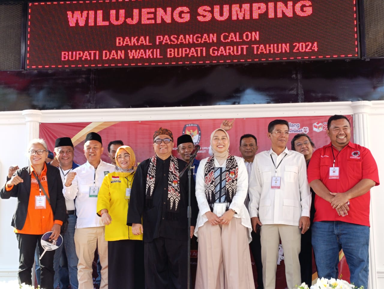 Syakur dan Putri Daftar ke KPU Garut, Optimis Raih Kemenangan