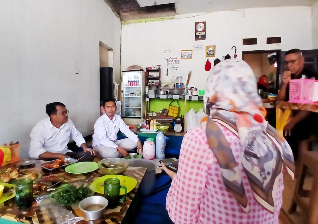 “Pemilik Rumah Makan Sukawening Terkejut oleh Kunjungan Calon Bupati Garut”