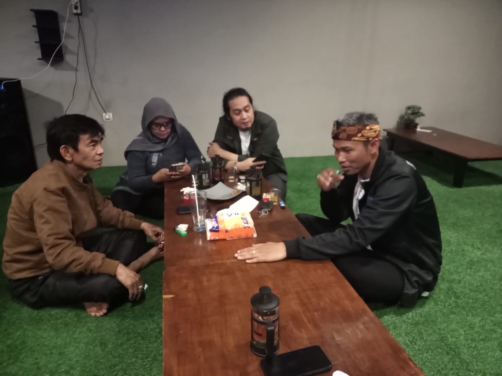 Kepala Desa Panembong Yanto Kriswanto berikan klarifikasi kepada awak media