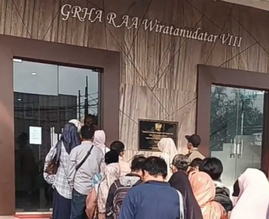 Warga Protes Layanan Paspor di MPP Garut
