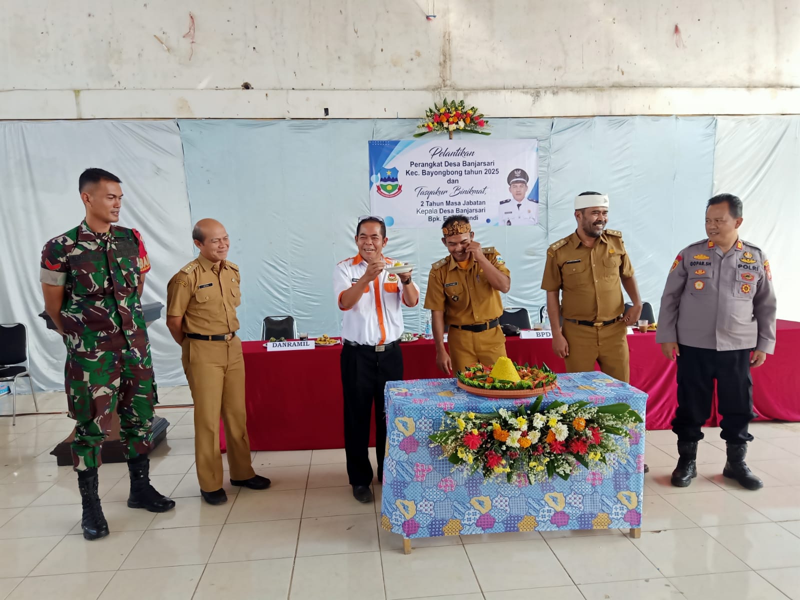 Pemerintah Desa Banjarsari Kecamatan Bayongbong , Lantik Empat Perangkat Desa