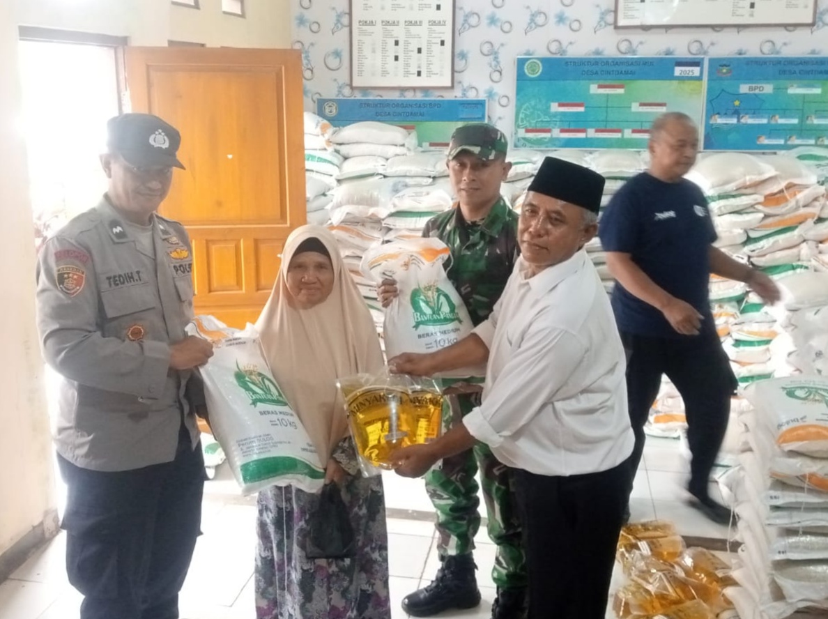 827 KPM di Cintadamai Sukaresmi Garut dapat Bantuan Pangan